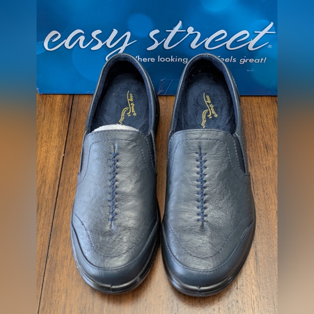Easy Street Navy Blue Loafers Ultimate Comfort Slip-On New Size 6N